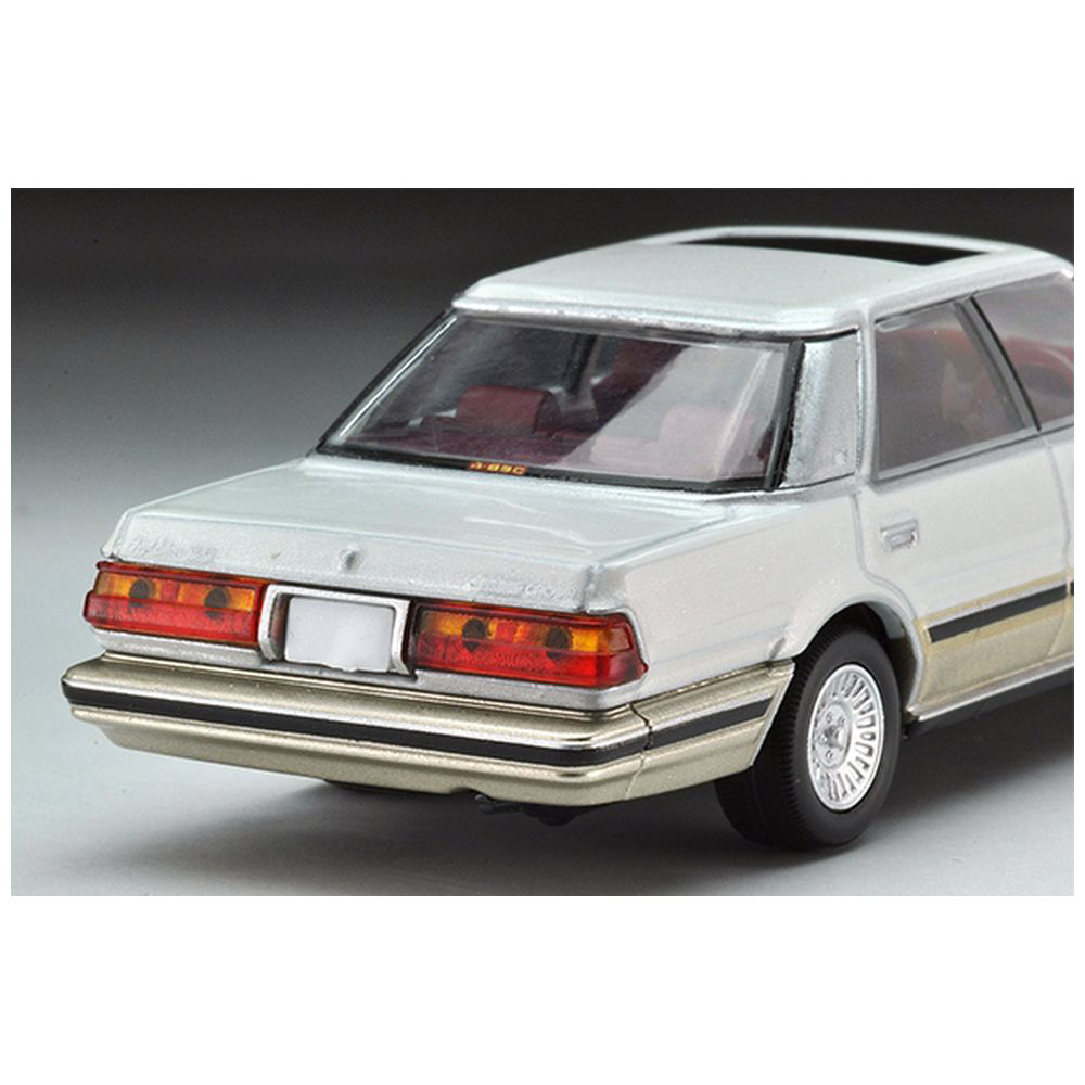 トミカ リミテッド ヴィンテージ クラウンロイヤルサルンG LV-N199c トヨタ クラウン ハードトップ 3.0ロイヤルサルーンG