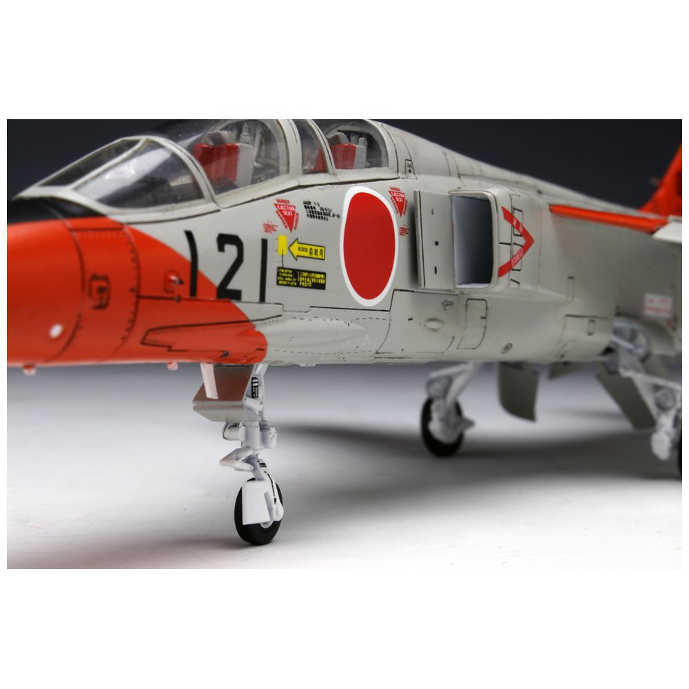 1/72 航空自衛隊 練習機 T-2 前期型 パイロットフィギュア付き