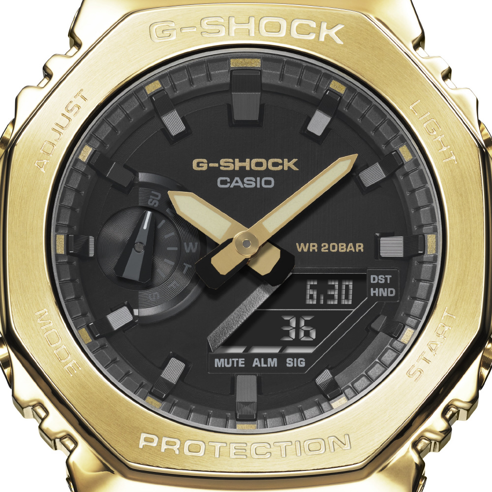 G-SHOCK（Gショック）メタルカバードシリーズ ブラック×ゴールドカラー