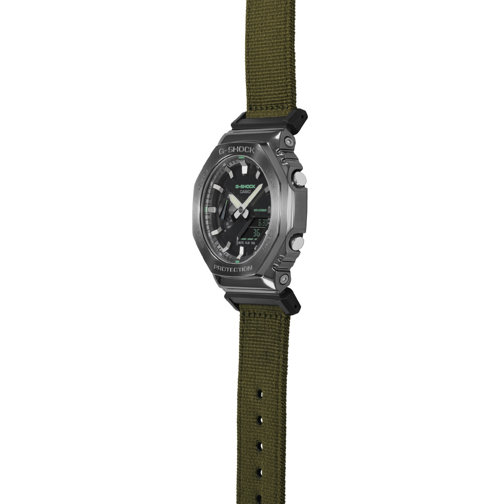 G-SHOCK（Gショック）メタルカバードデザイン「GM-2100」クロス