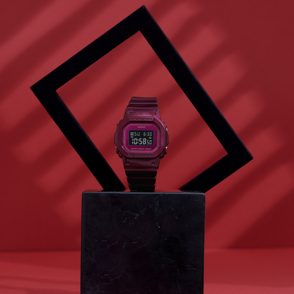 G-SHOCK（Gショック）「Black&Red」カラーテーマモデル 5600RB