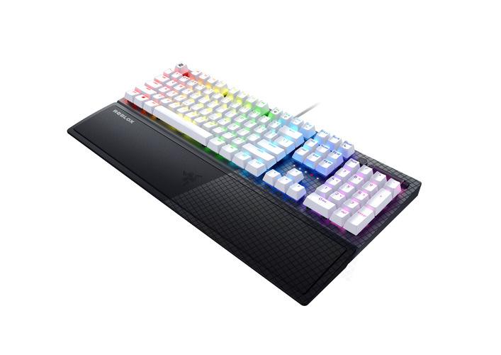 ゲーミングキーボード＋リストレスト BlackWidow V3 Roblox Edition