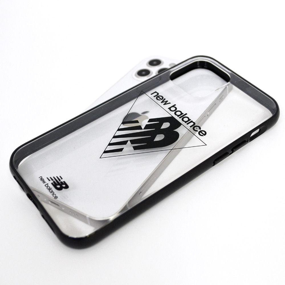 Iphone 12 12 Pro New Balance クリアケース トライアングル ブラック Md 2 の通販はソフマップ Sofmap
