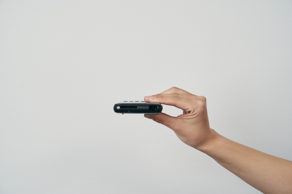 スマホ型プロジェクター KABENI（カベーニ） ブラック T89AQ｜の