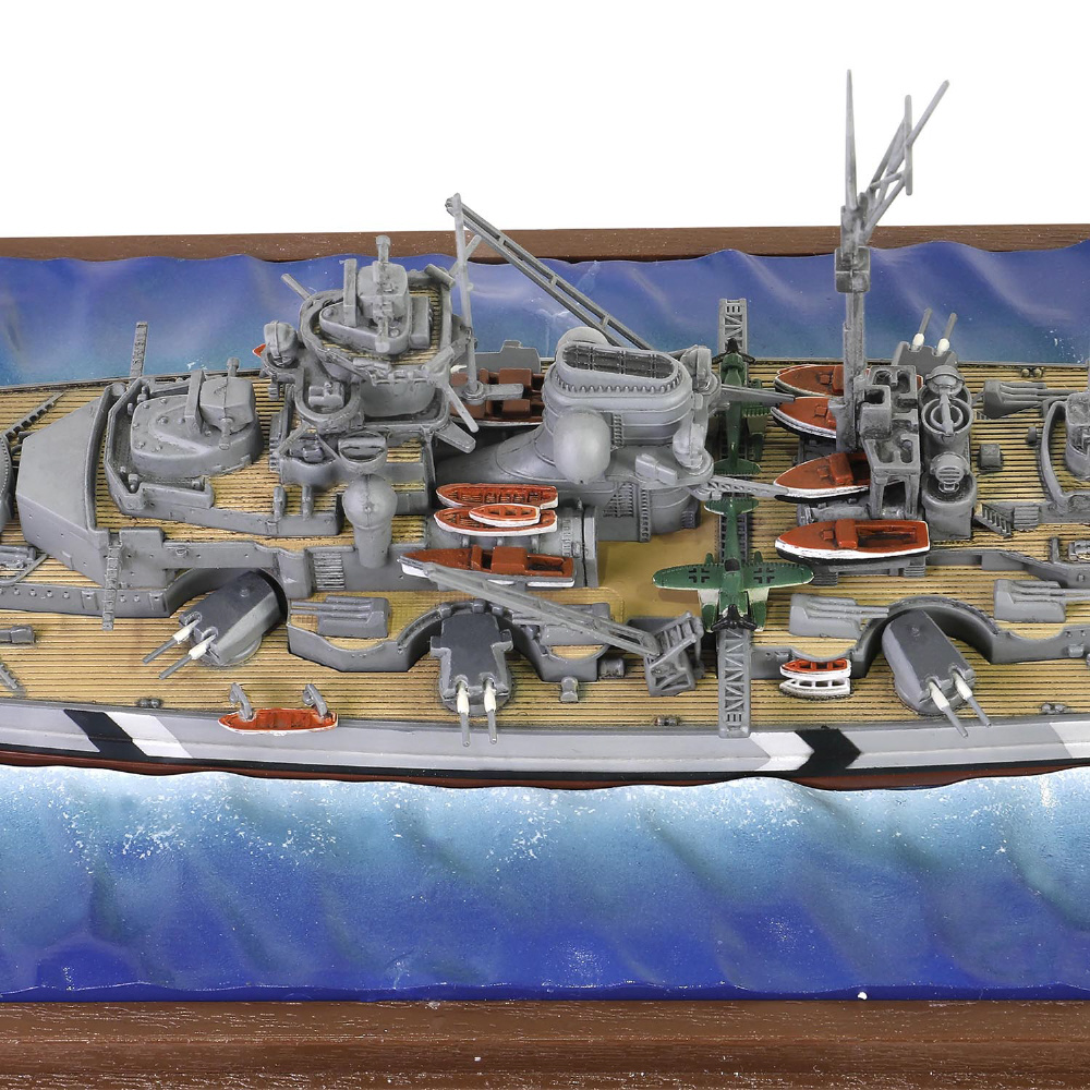 1/700 WW.II ドイツ海軍 戦艦ビスマルク 洋上モデル仕様