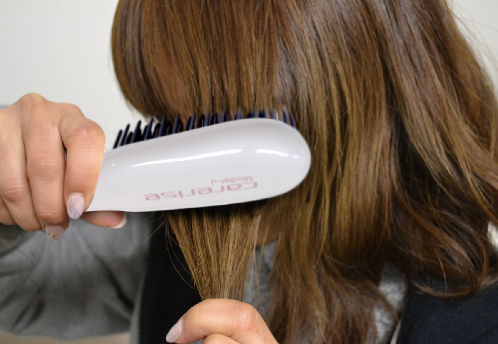 ブラシ型ヘアアイロン Carerise Model-J ケアライズモデルJ 国内・海外対応 100 240V の通販は sofmap