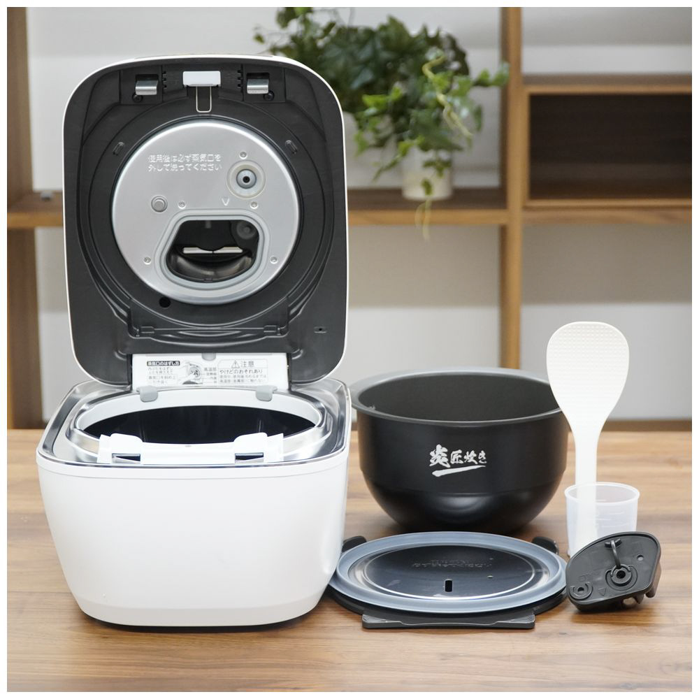 TOSHIBA　真空IHジャー炊飯器　RC-10VRT　炎匠焚き　ホワイト Amazon | 東芝 真空IHジャー炊飯器（5.5合炊き）ホワイトTOSHIBA