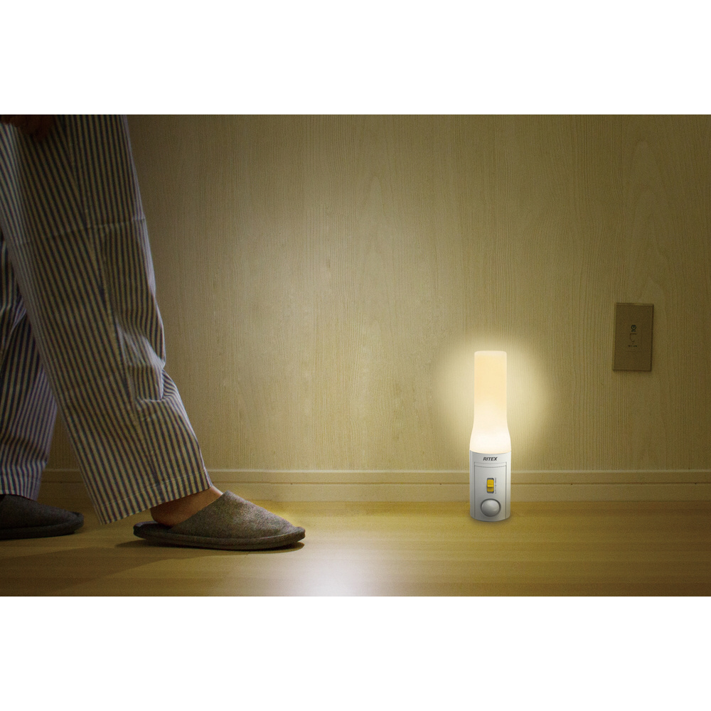 ライテックス どこでもセンサーライト おかえりプラス懐中電灯｜の通販はソフマップ[sofmap]