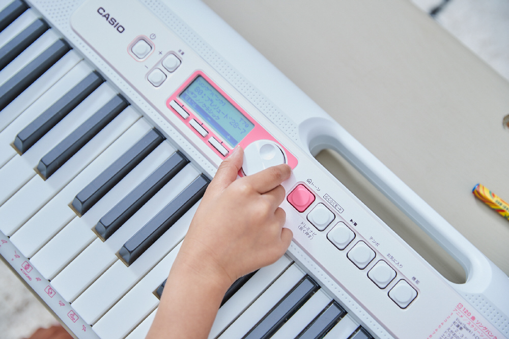 光ナビゲーションキーボード Casiotone LK-320 ［61鍵盤］｜の
