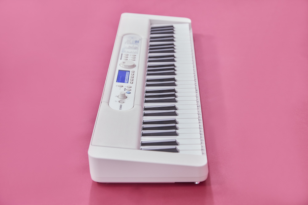 光ナビゲーションキーボード Casiotone LK-520 ［61鍵盤］｜の通販は 