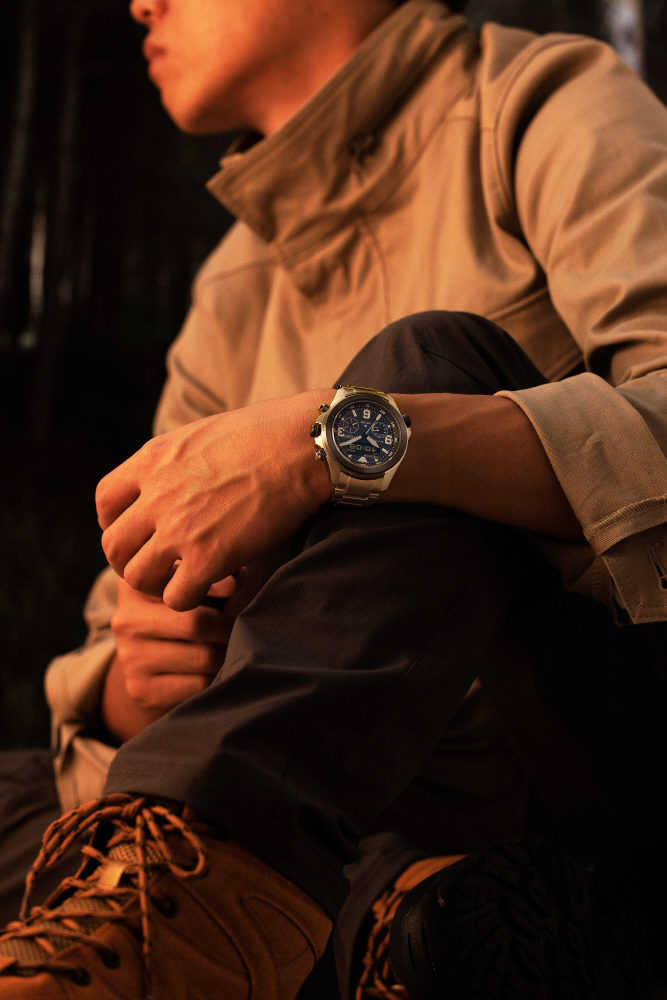 美品 CITIZEN シチズン ブラック オレンジ 電波ソーラー 腕時計