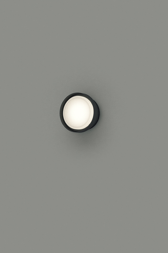 東芝ライテック LED一体形アウトドアブラケット マルチセンサー付ポーチ灯 ダークブラウン 幅137 - 4