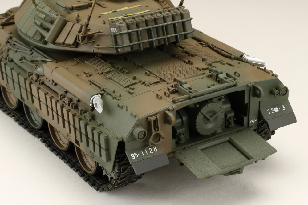 1/35 HJモデルキットシリーズ No.6 74式戦車改リアクティブ