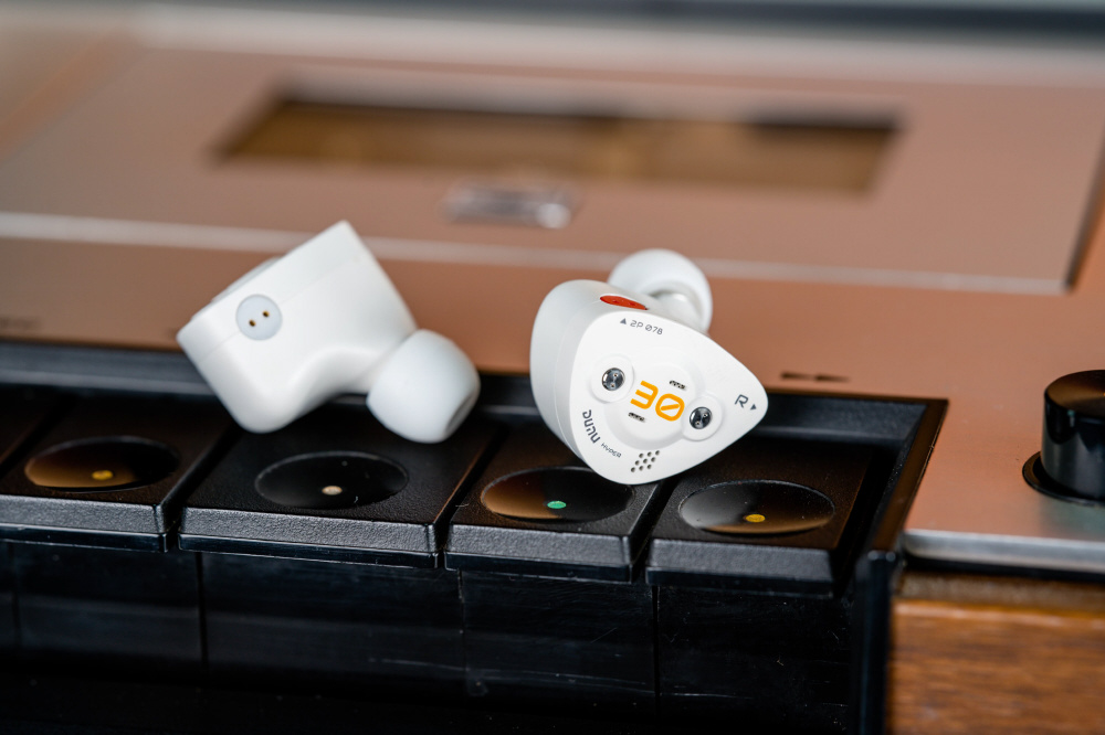 DUNU DK3001 BD ホワイト イヤホン これだから有線イヤフォンはやめられない。DUNU「DK3001 BD」の